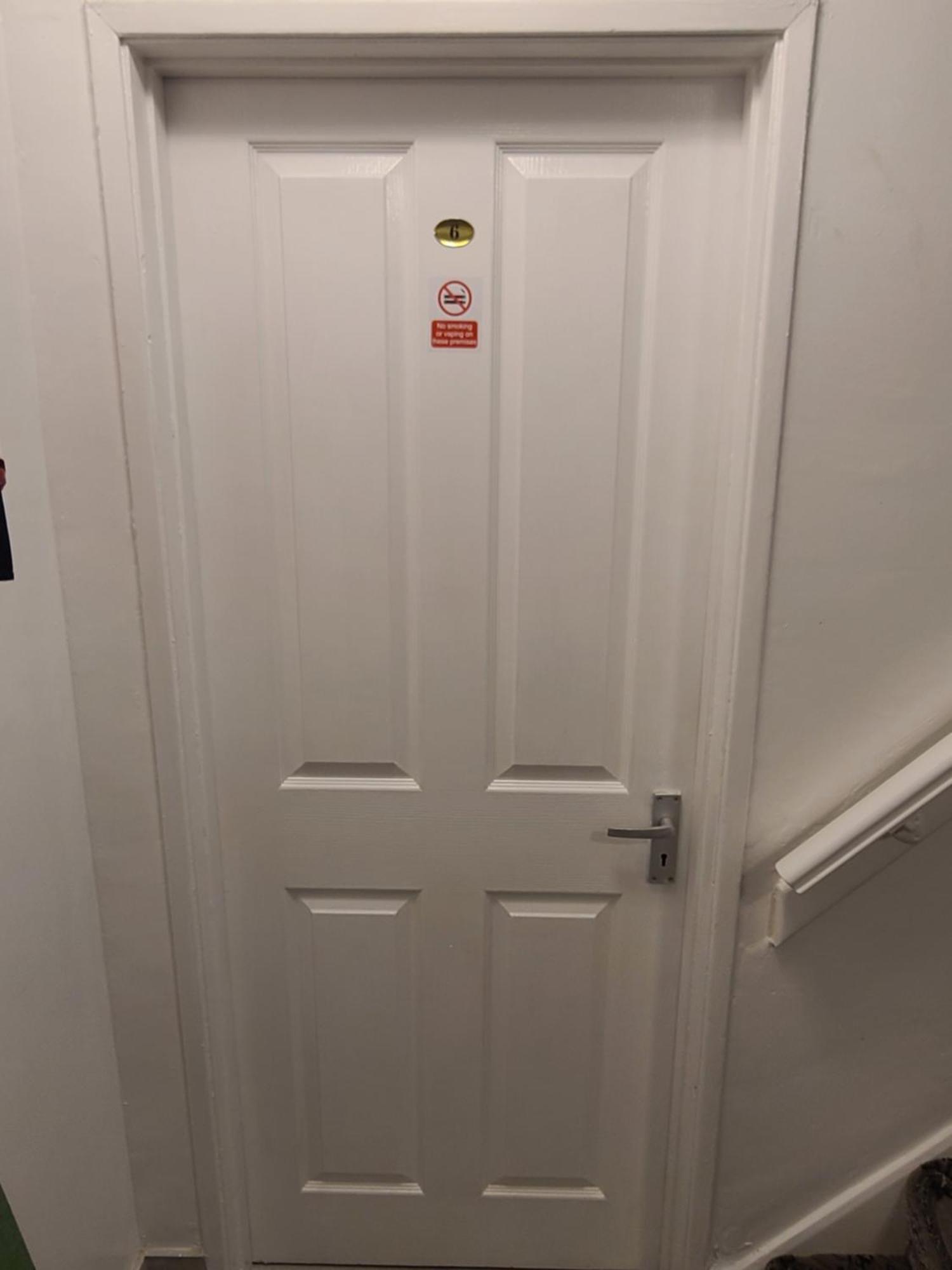 Roomz-Gatwick-London-Airport Parking-Travel Service Ifield Buitenkant foto